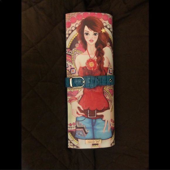 SOLD 💰Nicole Lee Magazine Style Clutch - Picture 2 of 6
